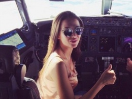 «Мисс Россия» привлекла к себе внимание снимком в кабине летящего самолета