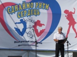 Победитель песенного фестиваля-конкурса в Чернобаевке получит 10 тыс. грн