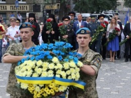 Отмечать День Независимости Украины в Одессе начали у памятника Шевченко (ФОТО, ВИДЕО)