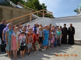 Воскресная школа поселка Водянское посетила Святогорскую лавру