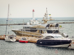 В Одесском порту пришвартовалась бывшая яхта Абрамовича за 5 миллионов евро