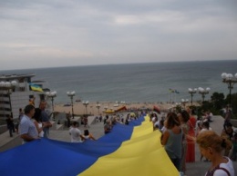 Черноморск отметил День Независимости с песнями, плясками и флагами (фото)
