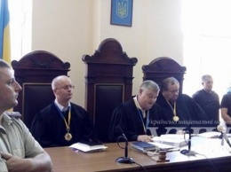 Суд над бойцами "Правого сектора" начался в Мукачево с опозданием более чем на час