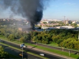 В Москве горит склад типографии. Уже 17 погибших
