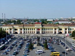 С вокзала Екатеринбурга госпитализировали 15 детей, отравившихся в поезде
