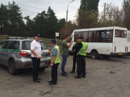 Луганские полиция и фискалы взялись за недобросовестных таксистов и пассажироперевозчиков