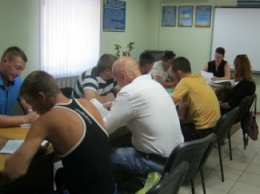 В Добропольском центре занятости учили подготавливать резюме