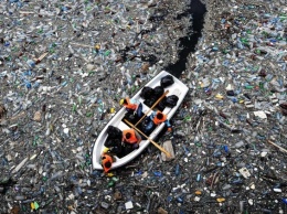 Пока экологи тщетно бились над проблемой очистки океана, этот парень сделал все за них!