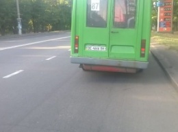 В Николаеве маршрутчик «под кайфом» скрылся с места ДТП и не видел «остановок»: пассажиры никак не отреагировали