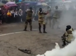 1 сентября с дымовыми шашками и вооруженными людьми в Самаре (ВИДЕО)