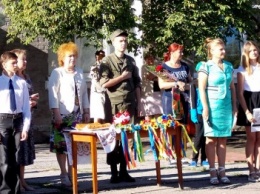 Гвардейцы Славянска посетили школьников на праздник Первого звонка