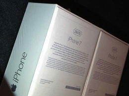 Опубликовано фото упаковки 256-гигабайтного iPhone 7 с беспроводными наушниками AirPods для российского рынка