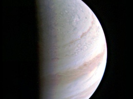 "Юнона" сфотографировала на Юпитере то, что ученые не видели никогда раньше