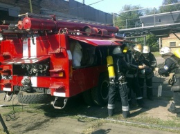 Спасатели Кривого Рога «тушили» пожар в трамвайном депо (фото)