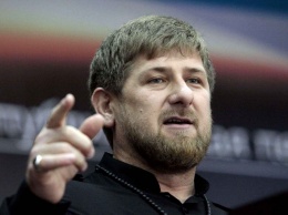 Кадыров подарил чеченским олимпийцам джипы Mercedes Benz