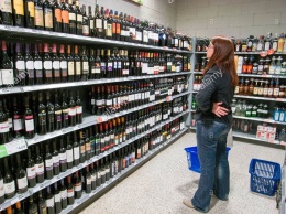 Бой с тенью: Зачем повышают минимальные цены на алкоголь, и кто от этого выиграет