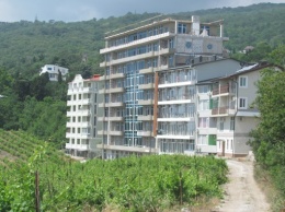 На виноградниках «Массандры» продолжают жилую застройку, а квартиры продают по 2-3 млн рублей (ФОТО)