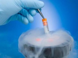 Ученые заявили о необходимости замораживания спермы мужчин в 18 лет