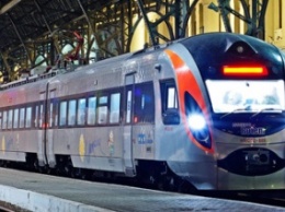 Ко Дню Конституции назначен дополнительный скоростной поезд Киев - Одесса