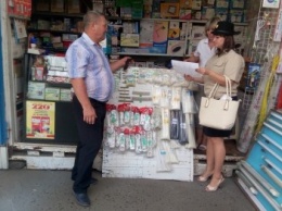 Сотрудники ЧС Черноморска провели разъяснительную работу на рынке "Дельфин" (фото)