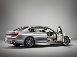 Любой каприз: BMW оформила салон новой 7-й серии в растаманском стиле