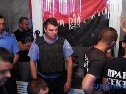 Мукачевское дело: активисты заблокировали суд из-за переноса слушания
