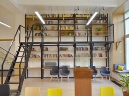 Первый этаж одесской библиотеки отреставрировали и превратили в хаб (ФОТО)