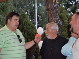 Саакашвили отобедал с Кикабидзе в киевском ресторане в рабочее время