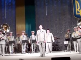 Сеть "разорвало" выступление украинского военного духового оркестра (ВИДЕО)