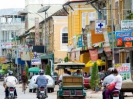 Камбоджа: 8 из 10 водителей в Камбодже работают под наркозом
