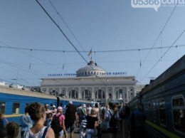 Продлено курсирование поезда, соединяющего Кременчуг с Харьковом и Одессой