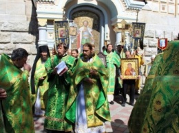 В Ялте прошел Крестный ход в честь Святого Александра Невского