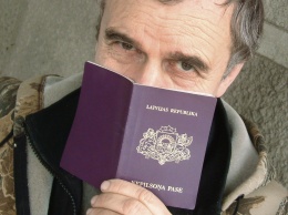 Пятая графа: в Латвии понаехавшим запретили писать в паспорте «латыш»