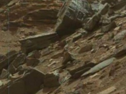 Марсоход прислал сенсационные снимки с "красной" планеты