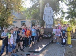 Школьники прошлись дорогами освободителей Кривого Рога (фото)