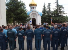 В Симферополе прошел молебен о спасателях МЧС России
