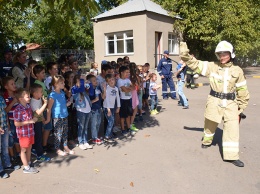 Николаевские спасатели провели акцию «Предотвратить. Спасти. Помочь» для детей школы-интерната №4