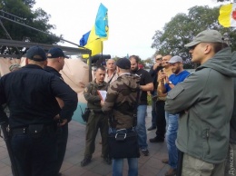 «Антитрухановский майдан» активизировался: возле одесской мэрии поставили новую палатку