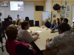 Власти хотят научить СМИ Луганщины правильно работать