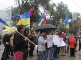 В Мариуполе протестовали против прокурора Изетова и угрожали Майданом (ФОТО+ВИДЕО)