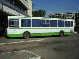 В Омске в пути следования загорелся пассажирский автобус