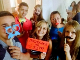 Полтавские студенты устроили День селфи (фото)