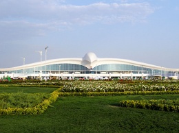 В Туркменистане открыли аэропорт в форме сокола. И он поражает воображение!