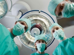 Нейрохирург Серджио Канаверо успешно провел операцию по пересадке головы
