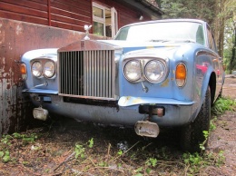 Жуткое зрелище: умирающий на свалке Rolls-Royce