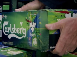 Британский регулятор запретил рекламу Carlsberg из-за акции с раздачей пива на стройке