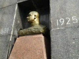 Руководитель Национального института памяти против торжественного захоронения Котовского в Одесской области
