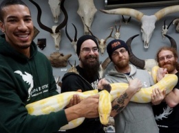 Канадец открыл в Торонто магазин с костями людей и животных