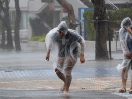Воздушное пространство Японии закрыто из-за бушующего тайфуна «Чаба»