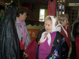 Николаевским пенсионерам в честь Дня людей пожилого возраста организовали благотворительный обед